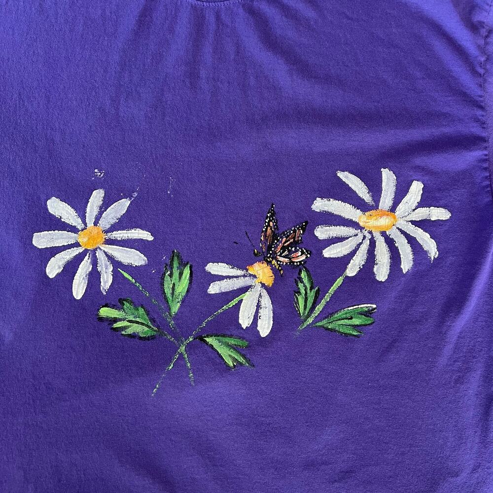 Vintage Purple T Shirt with Hand Painted Daisy Flowers and Butterfly / XL - Picture 4 of 10